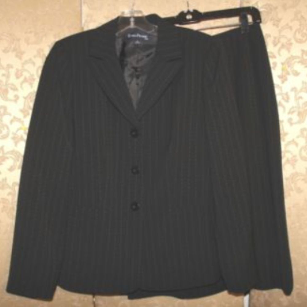 Evan Picone Black Pink Pin Striped Skirt Suit 8
